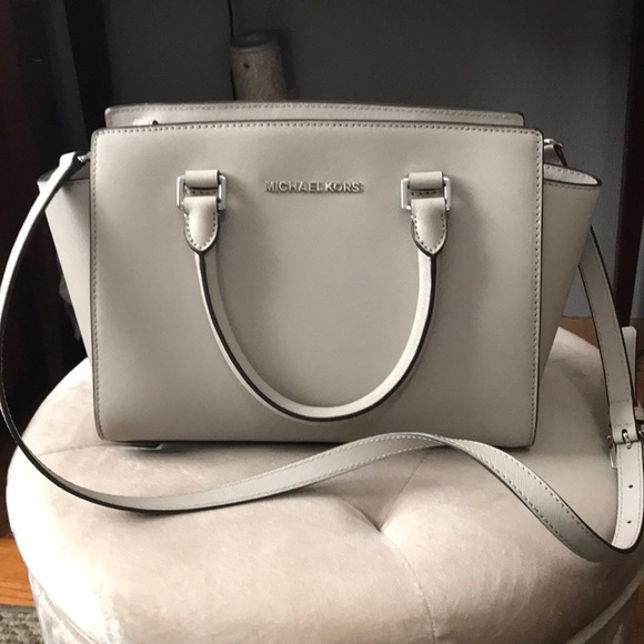Michael Kors Handbags - NEW 🌟🌟 Michael Kors Selma crossbody bag